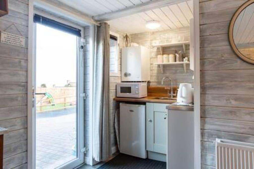 Loughview Chalet Whitehouse  Eksteriør billede