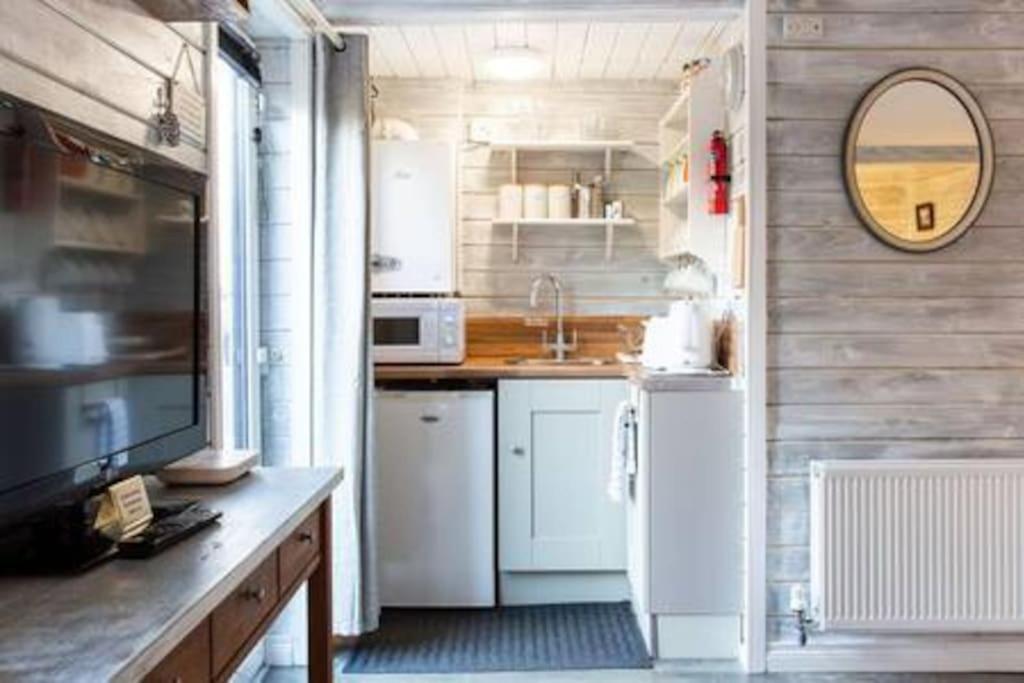 Loughview Chalet Whitehouse  Eksteriør billede