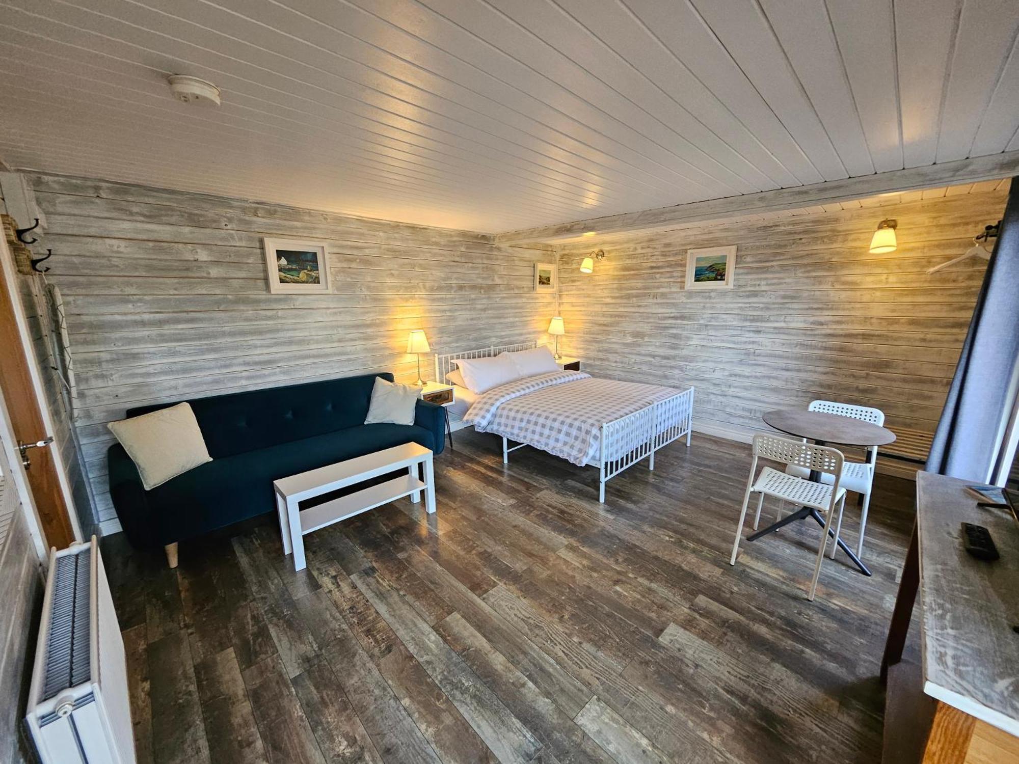 Loughview Chalet Whitehouse  Eksteriør billede