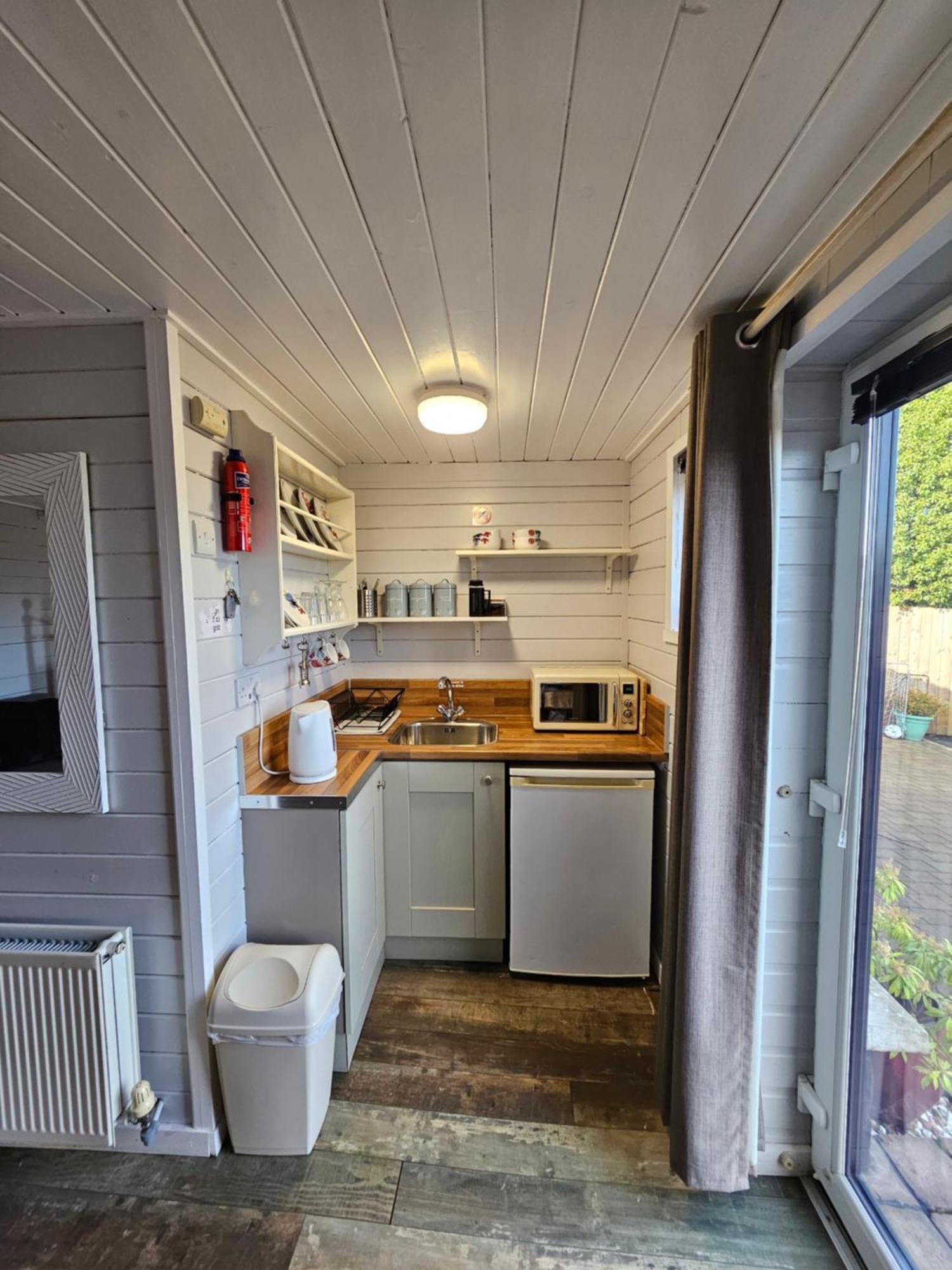 Loughview Chalet Whitehouse  Eksteriør billede